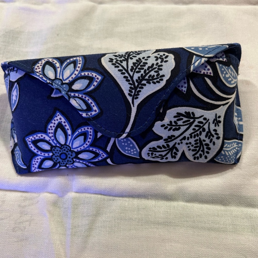 Vera Bradley hard cloth eye glass case